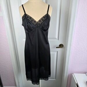 Vanity Fair Vintage Black Full Slip Size 34 Nightgown‎ Nylon Lace Lingerie USA